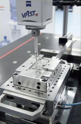 Mua Tùy chỉnh chính xác cao khuôn nhựa bền cho phụ tùng ô tô đúc phun online manufacture